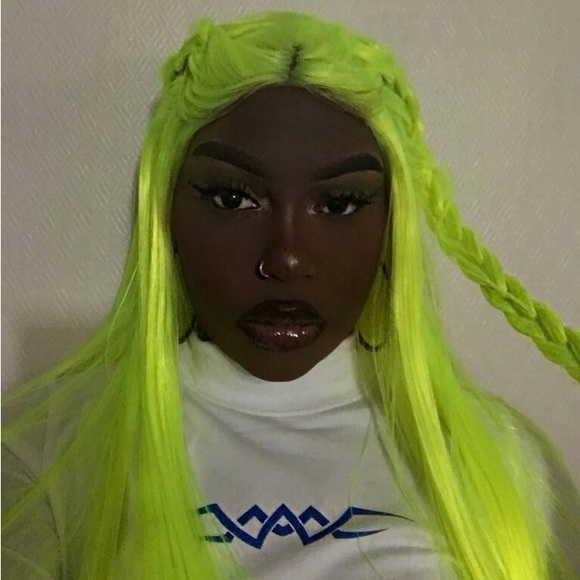 💫 24” GREEN STRAIGHT LACE FRONT WIG *NEW*
